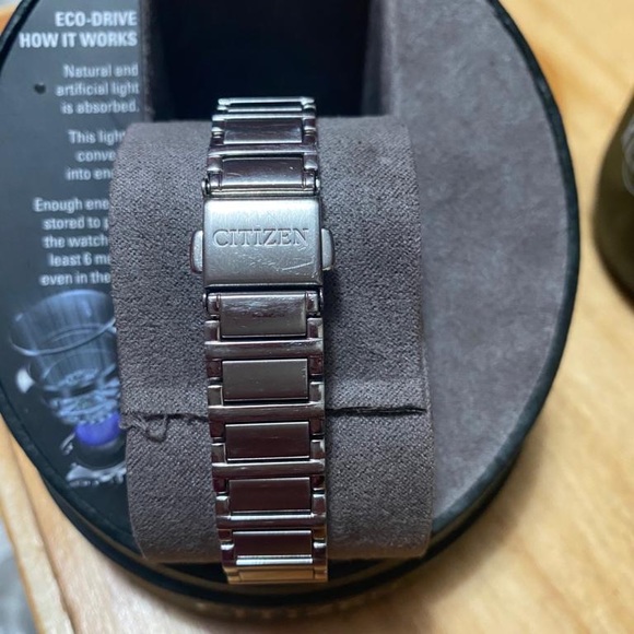 Watch - Picture 3 of 4